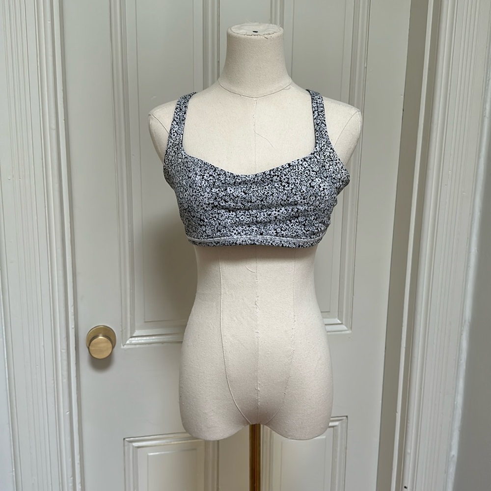 Lululemon free to be sports bra